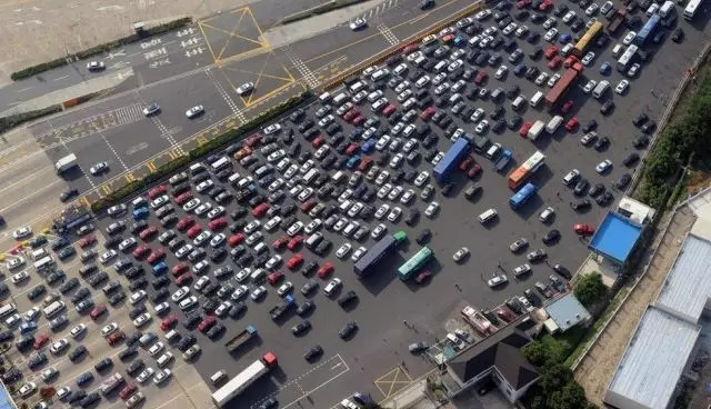 @奔馳車主 —大理華星錦業奔馳邀您長假出行前免費檢測_騰凱融資租賃