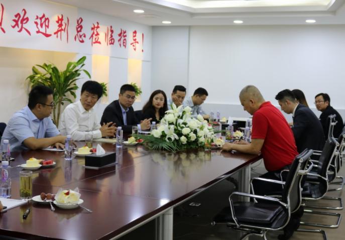 一汽-大眾奧迪銷售事業部執行副總經理荊青春先生到訪四川華星名仕奧迪_騰凱融資租賃