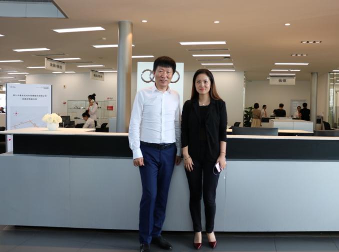 一汽-大眾奧迪銷售事業部執行副總經理荊青春先生到訪四川華星名仕奧迪_騰凱融資租賃